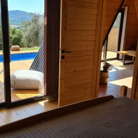 Ferienhaus Ugni Blanc Uzum Baglari Ve Zeytinlikler Icinde Mini Bir Cennet Ve Tiny House Konseptli Havuzlu Ucgen Ev - крошечный дом - скрытый рай