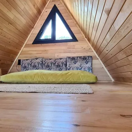 Casa de Férias Ugni Blanc üzüm Bağları Ve Zeytinlikler Içinde Mini Bir Cennet Ve Tiny House Konseptli Havuzlu üçgen Ev - крошечный дом - скрытый рай Fethiye