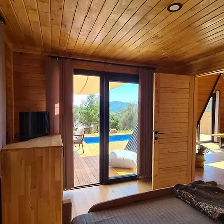 Ugni Blanc üzüm Bağları Ve Zeytinlikler Içinde Mini Bir Cennet Ve Tiny House Konseptli Havuzlu üçgen Ev - крошечный дом - скрытый рай *
